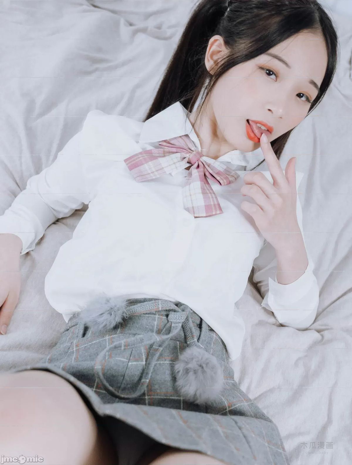 JVID – Juice Jiemi (婕咪) – Double ponytail uniform girl · Chapter 1 page 18