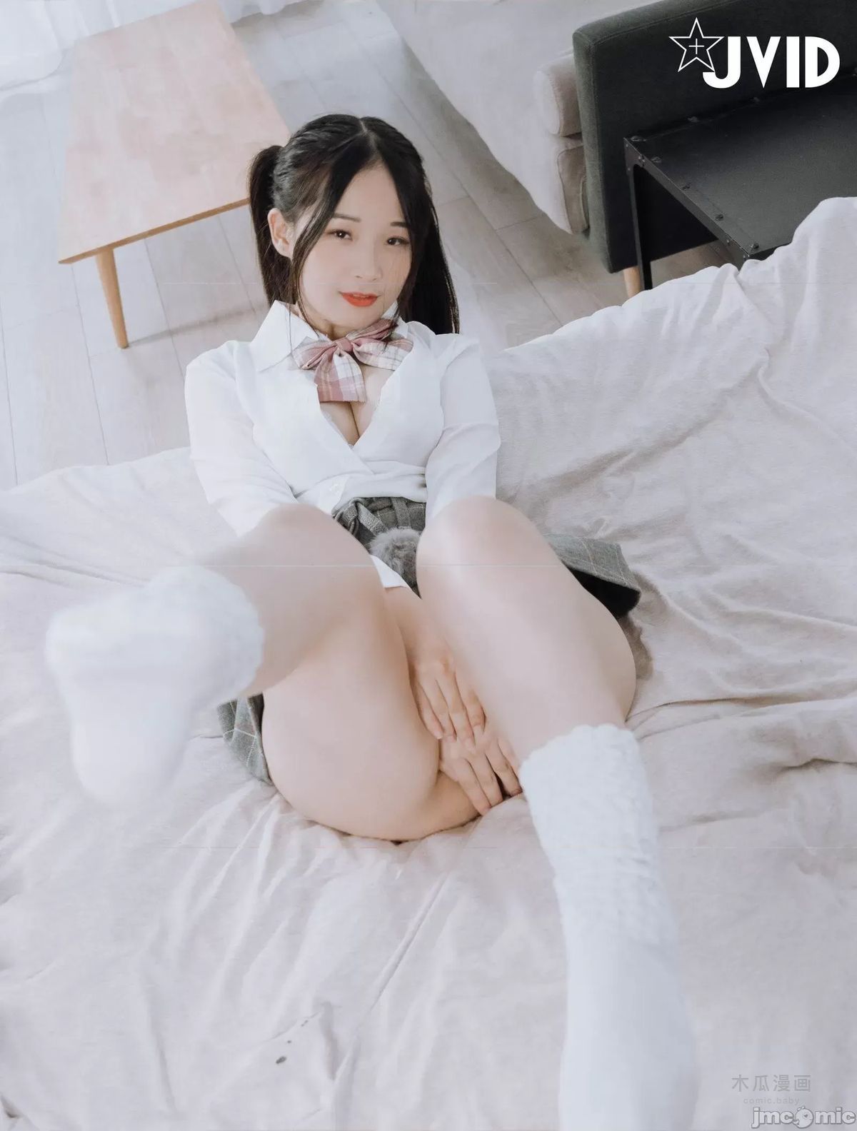 JVID – Juice Jiemi (婕咪) – Double ponytail uniform girl · Chapter 1 page 28